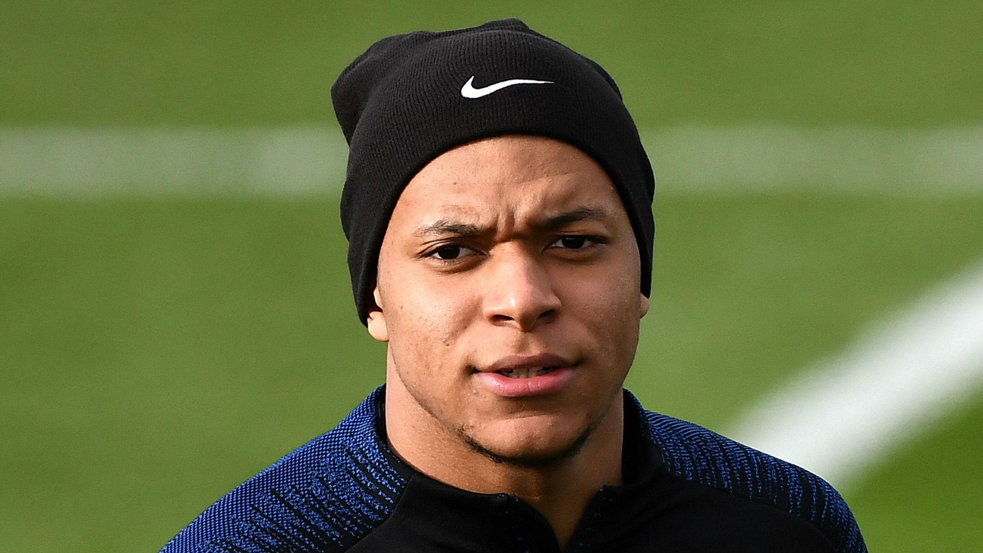 智科智能扫地机器人画册设计